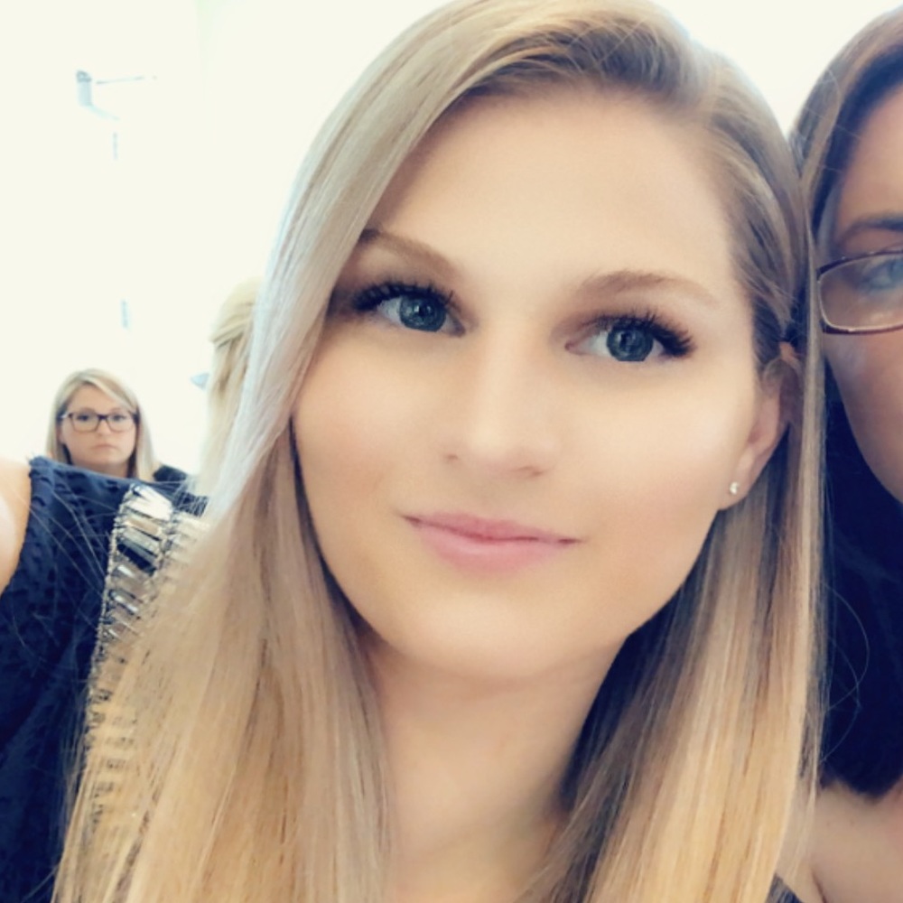 Meet your Posher, Nicole